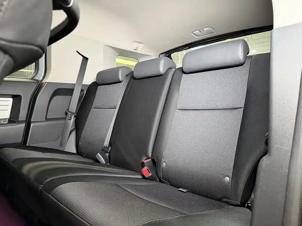 Toyota FJ Cruiser 2019 — фото 10