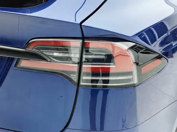 Tesla Model X 2023
