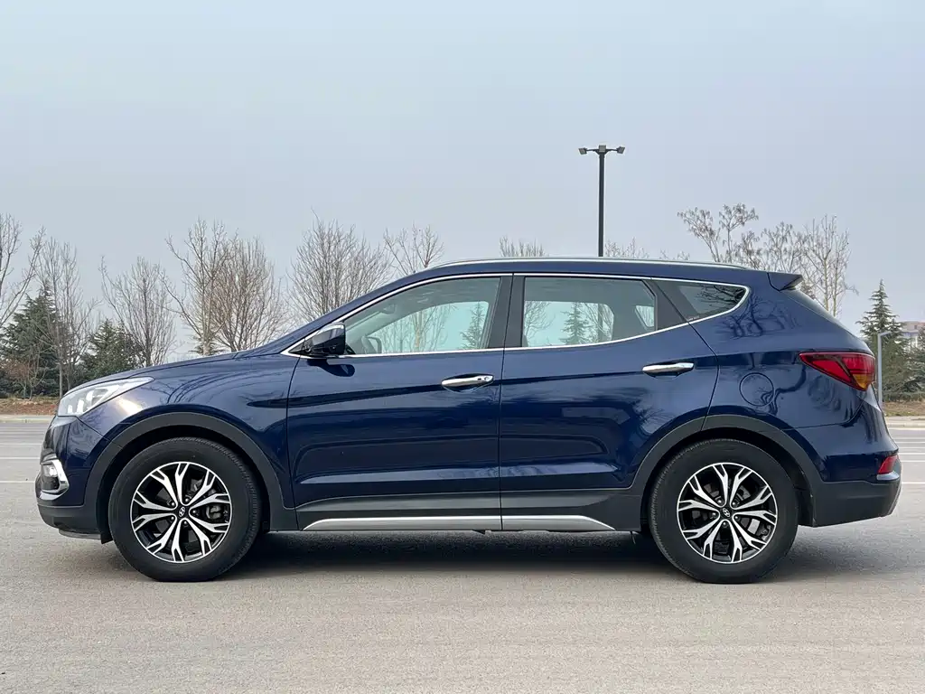 Hyundai Santa Fe 2017 — фото 8