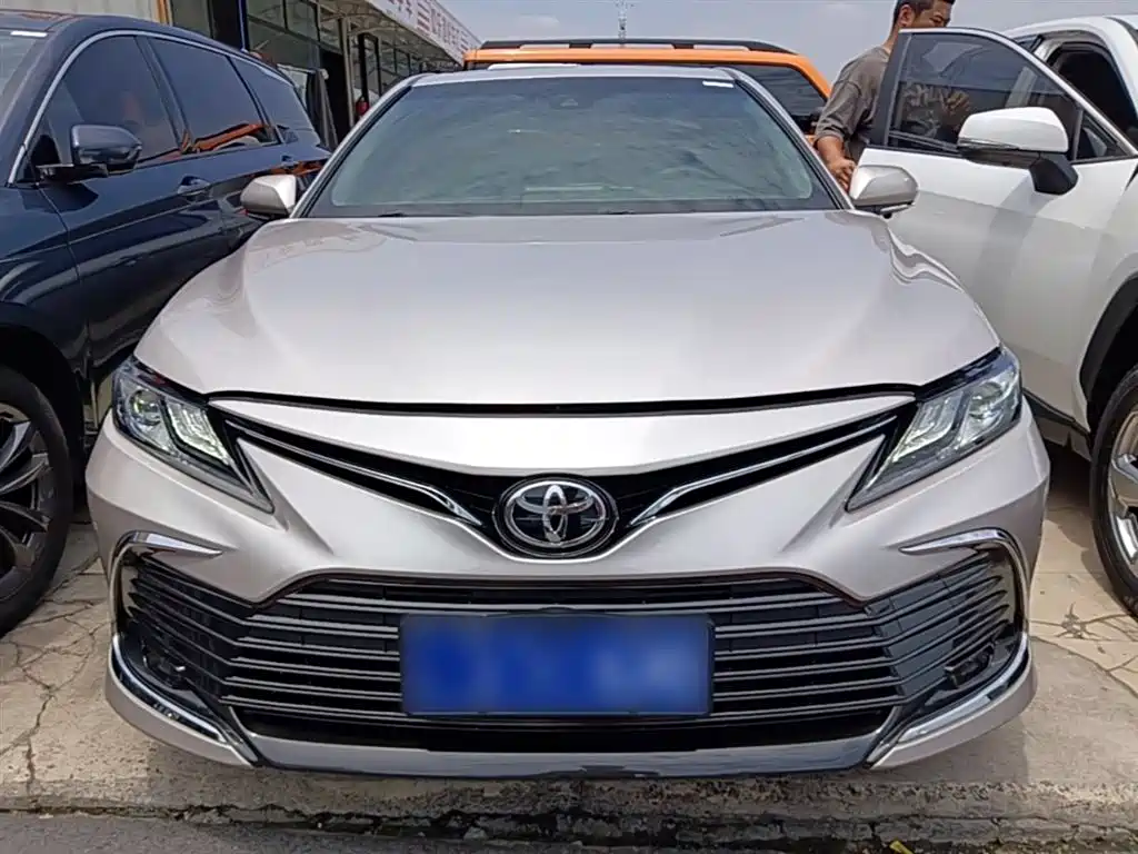 Toyota Camry 2022 — фото 3