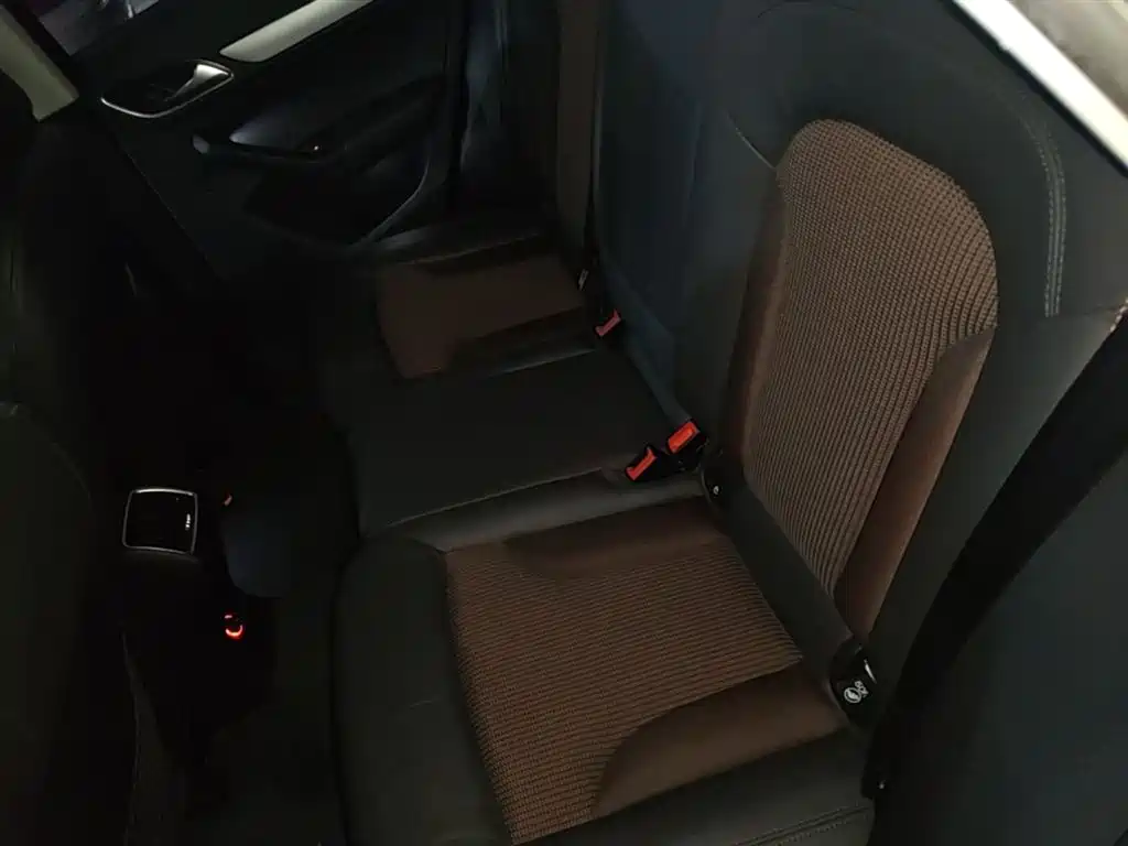 Audi Q3 2018 — фото 17