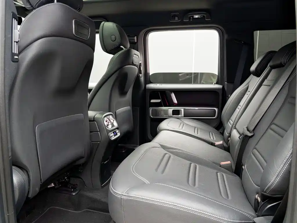 Mercedes-Benz G-Class 2023 — фото 12