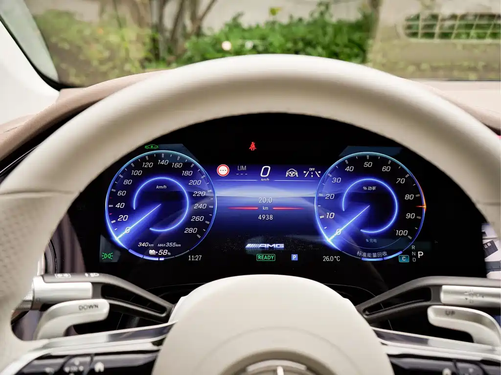 Mercedes-Benz EQS AMG 2025 — фото 9