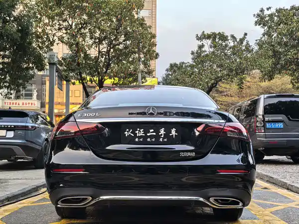 Mercedes-Benz E-Class 2022