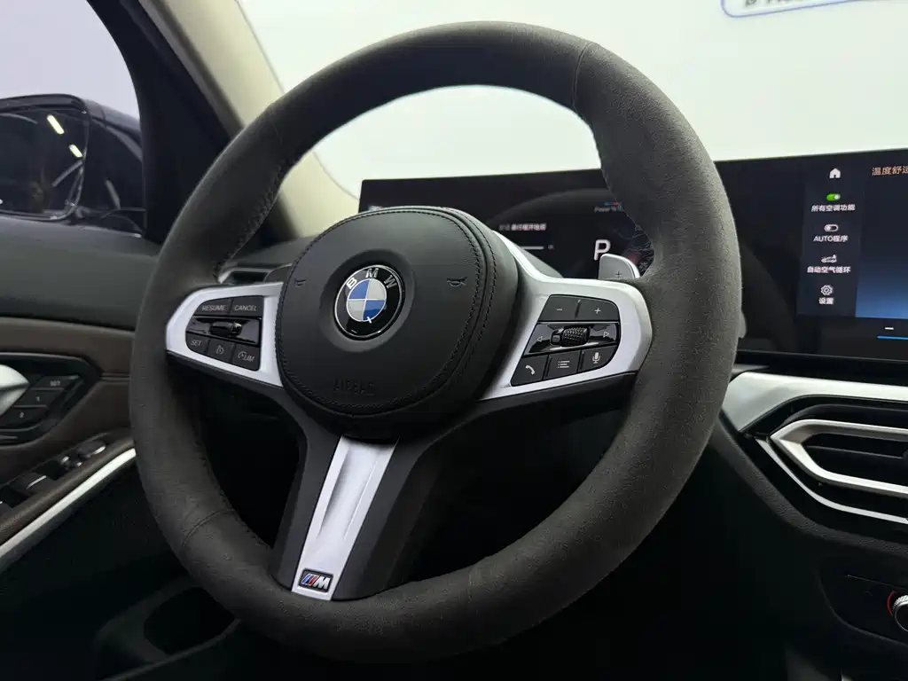 BMW 3 Series 2023 — фото 16