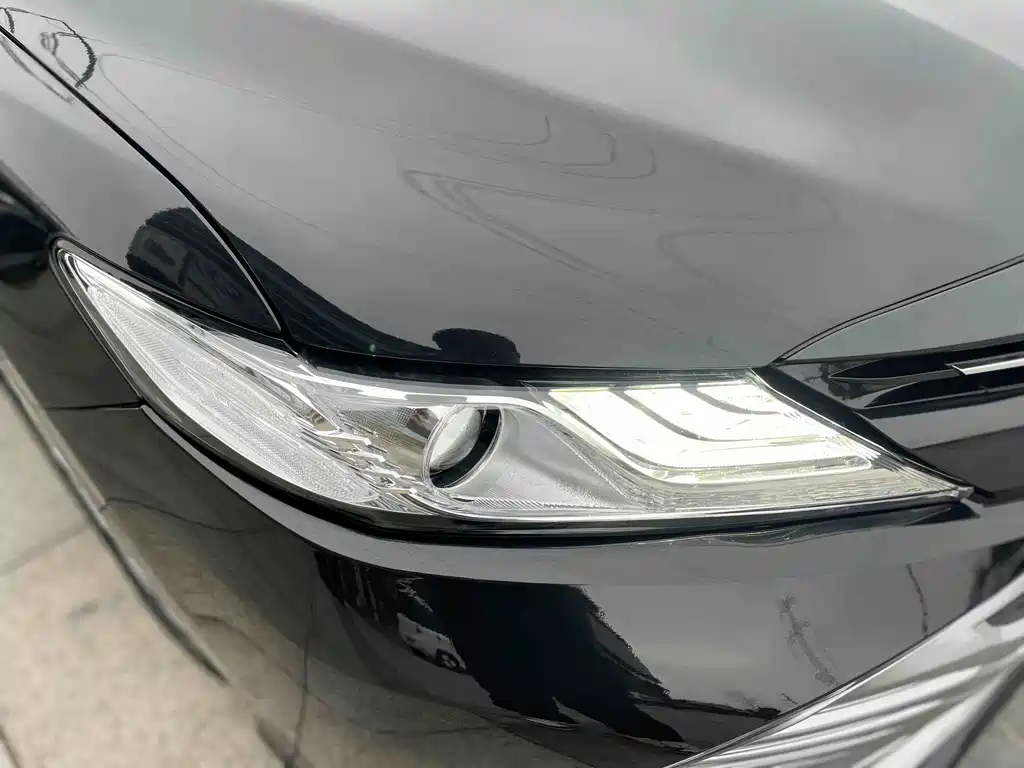 Toyota Camry 2019 — фото 22