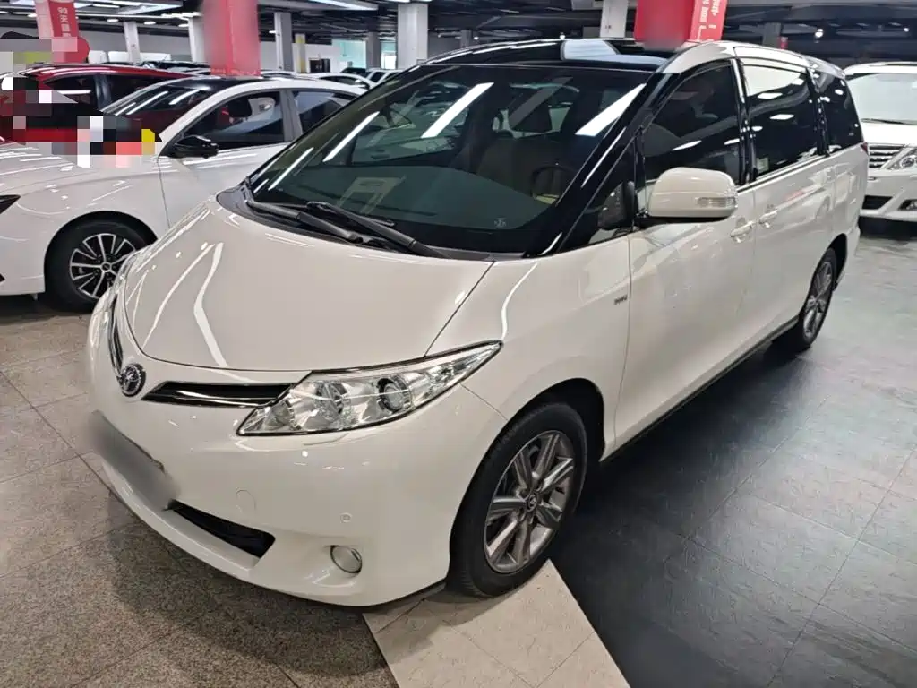 Toyota Previa 2018 — фото 1