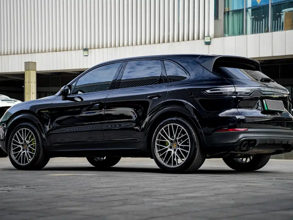 Porsche Cayenne Hybrid 2022 — фото 14