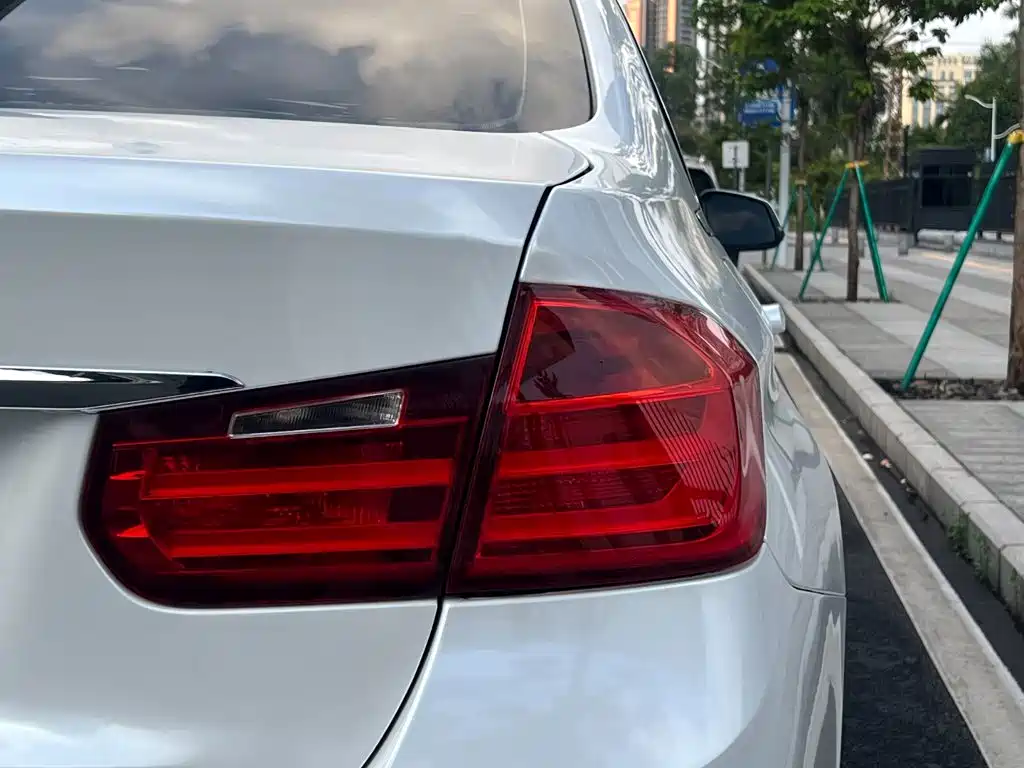BMW 3 Series 2015 — фото 28