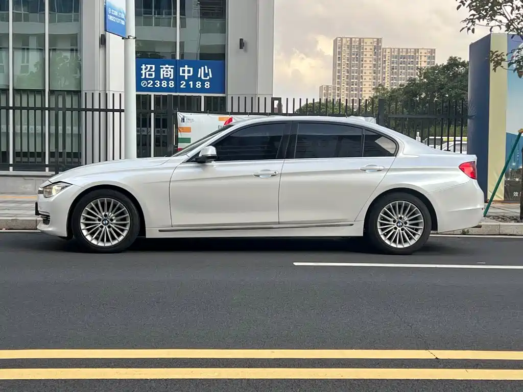 BMW 3 Series 2015 — фото 26