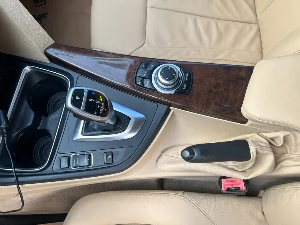 BMW 3 Series 2015 — фото 13