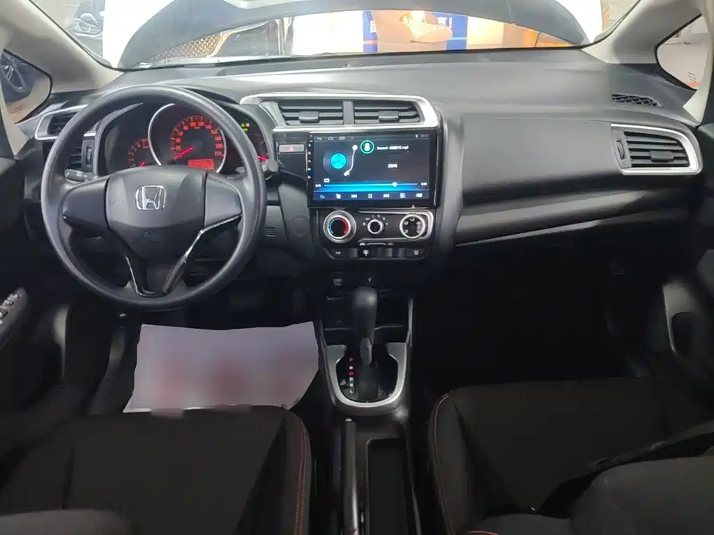 Honda Fit 2018 — фото 10