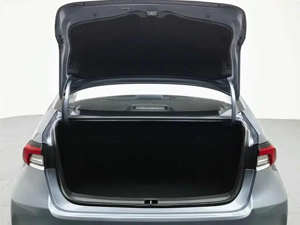 Toyota Corolla 2023 — фото 16