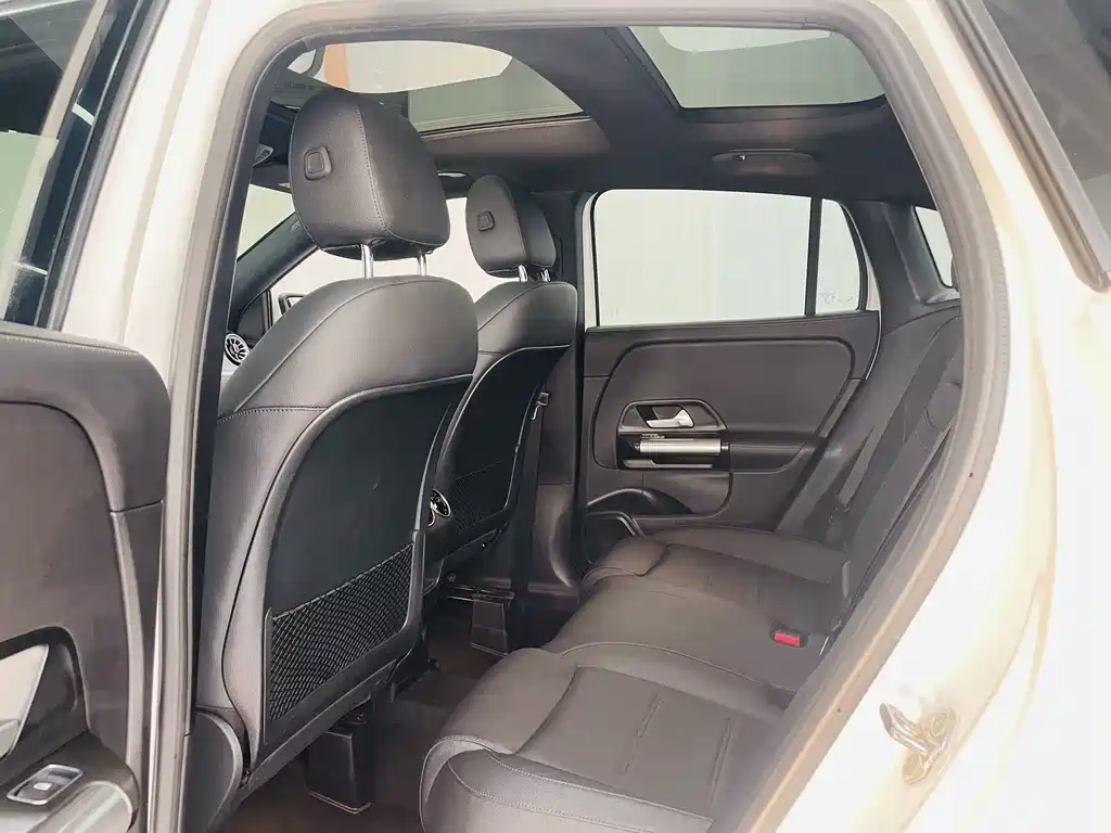Mercedes-Benz GLA 2023 — фото 10
