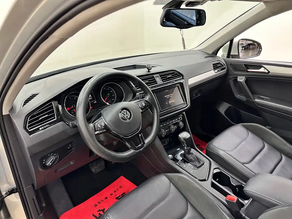 Volkswagen Tiguan L 2018 — фото 10