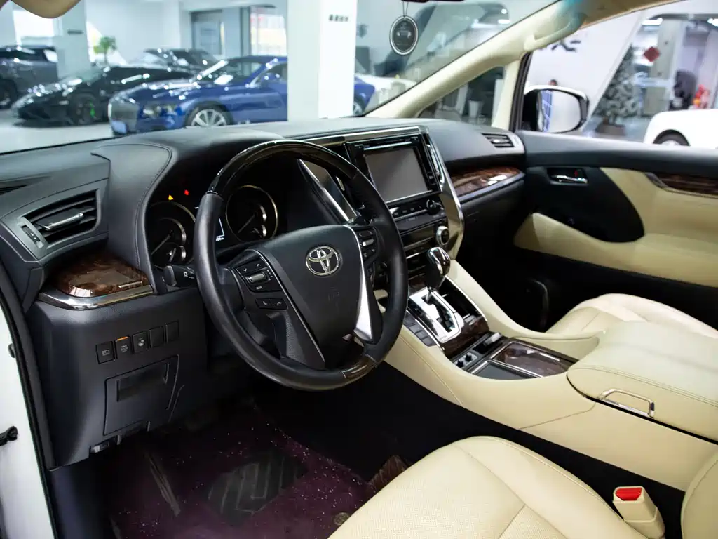 Toyota Alphard 2018 — фото 4