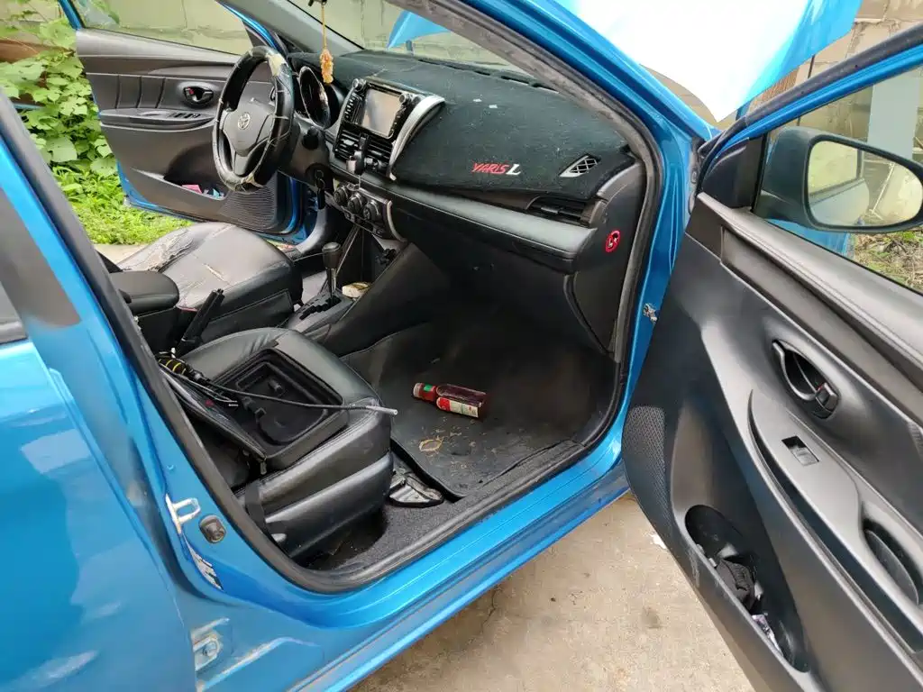 Toyota Yaris L 2014 — фото 18