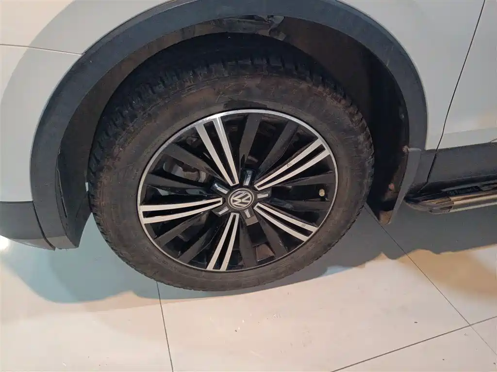 Volkswagen Tiguan L 2020 — фото 17