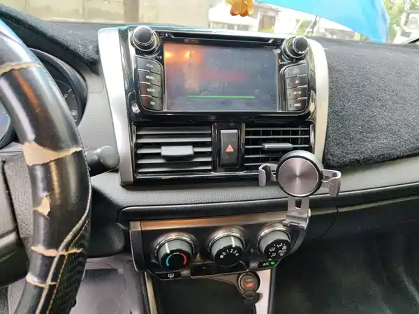 Toyota Yaris L 2014