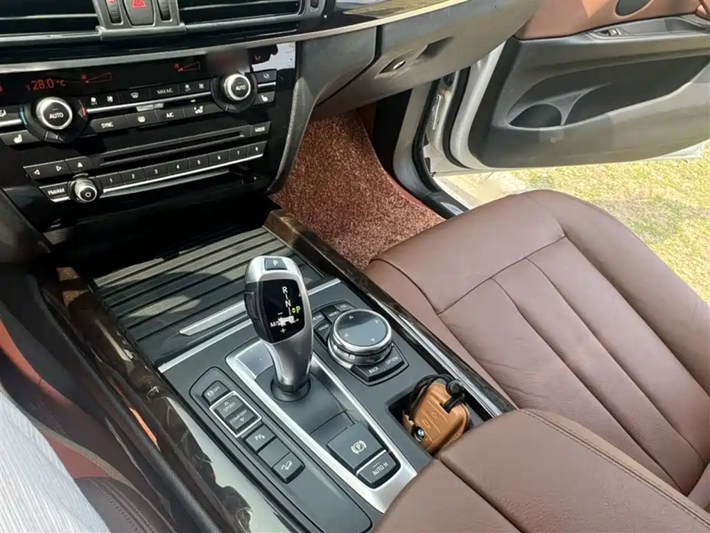 BMW X5 2015 — фото 15