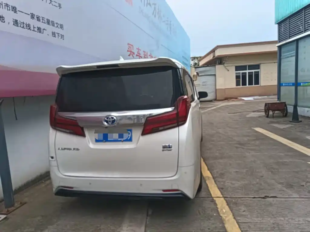 Toyota Alphard 2021 — фото 6