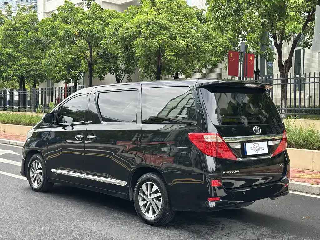 Toyota Alphard 2014 — фото 11