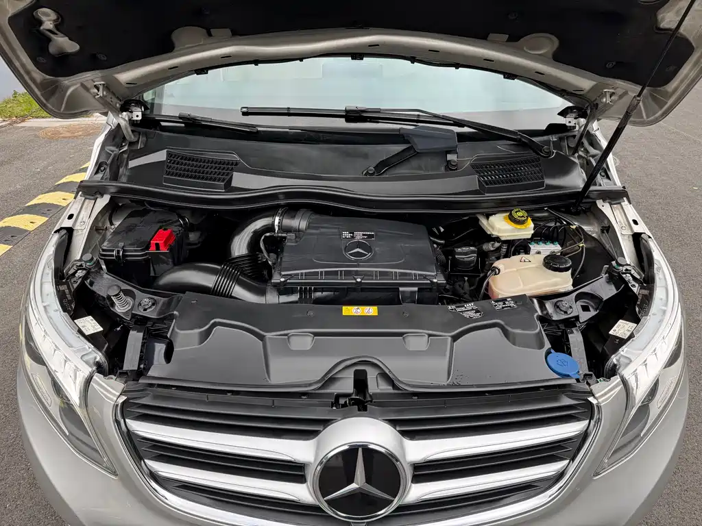 Mercedes-Benz V-Class 2017 — фото 20