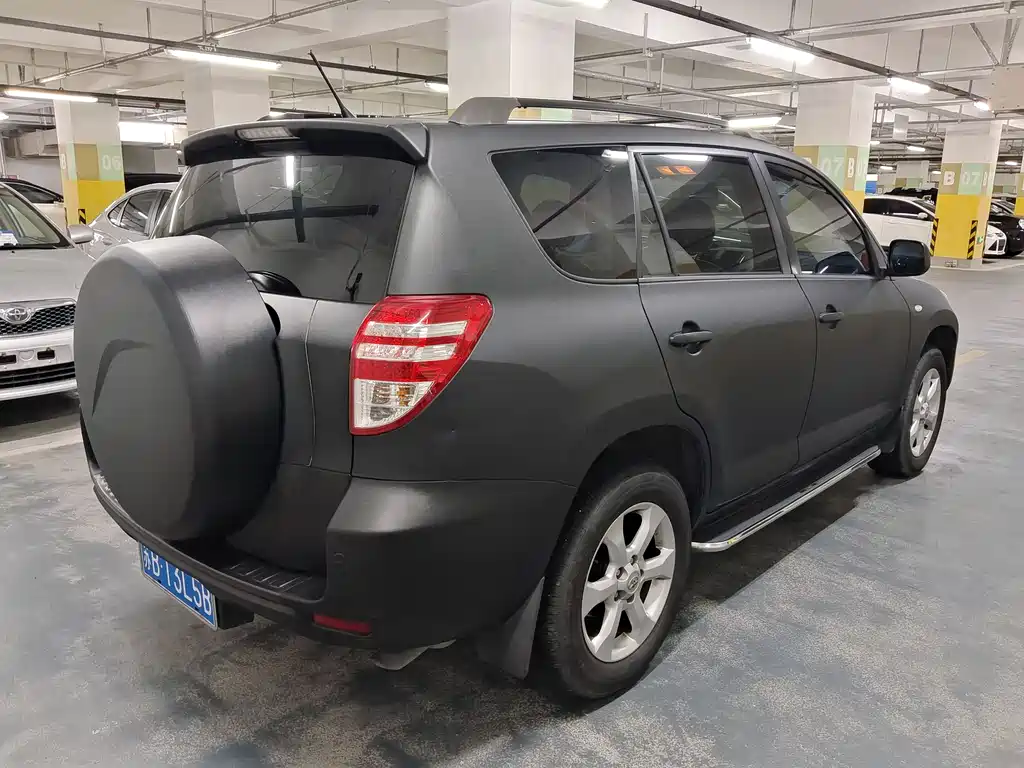 Toyota RAV4 2011