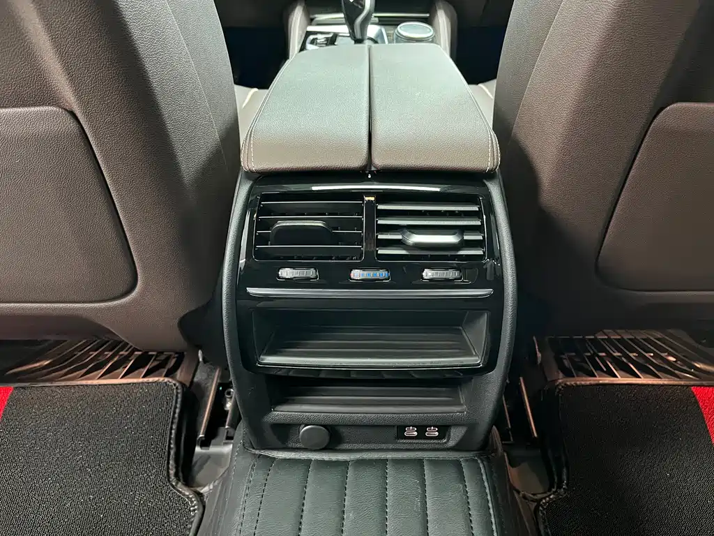 BMW 5 Series 2022 — фото 20