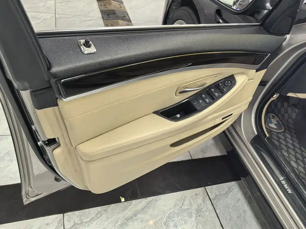 BMW 5 Series 2012