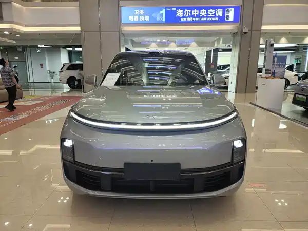 Li Auto L8 2025