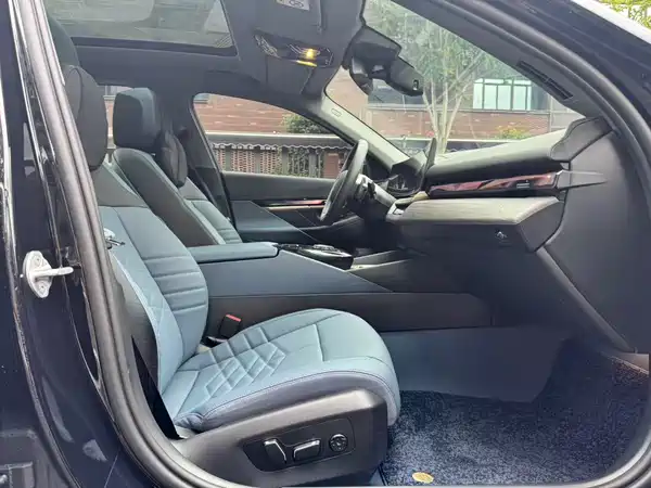 BMW 5 Series 2025