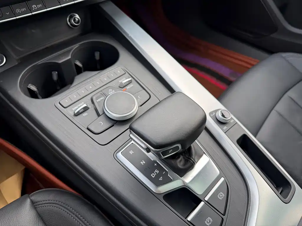 Audi A4L 2017 — фото 13