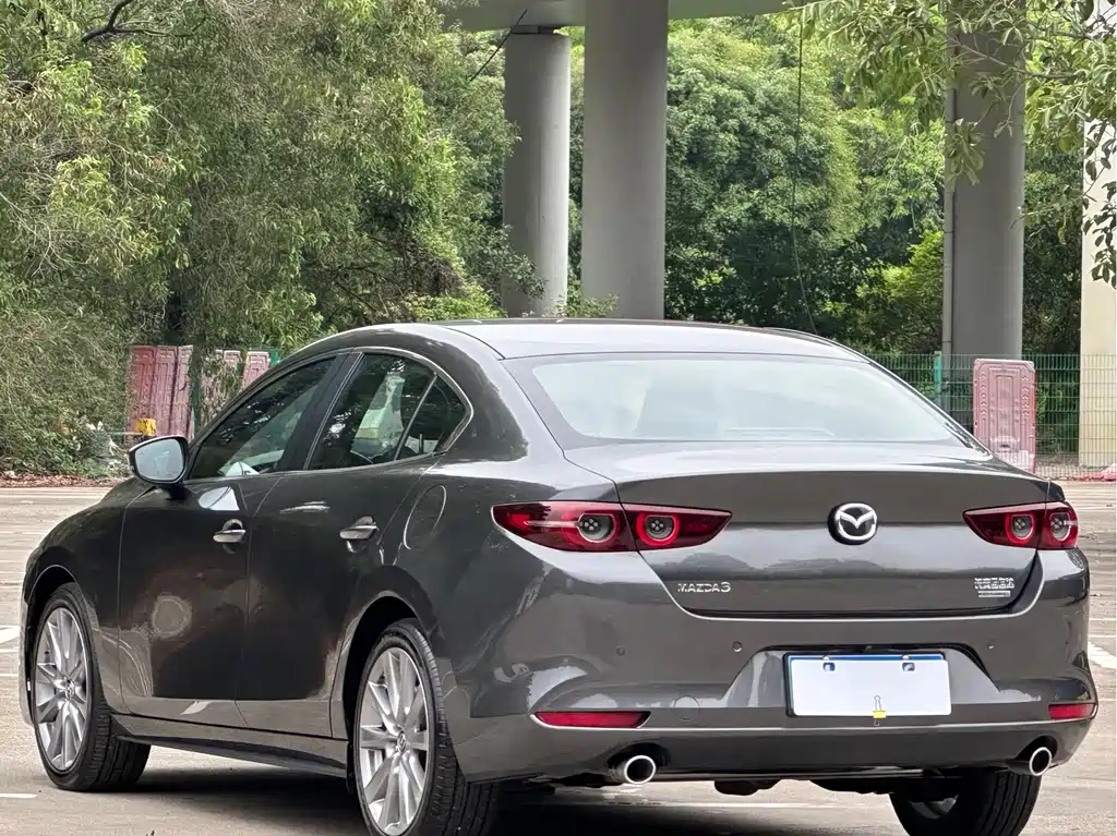 Mazda 3 Axela 2020 — фото 16
