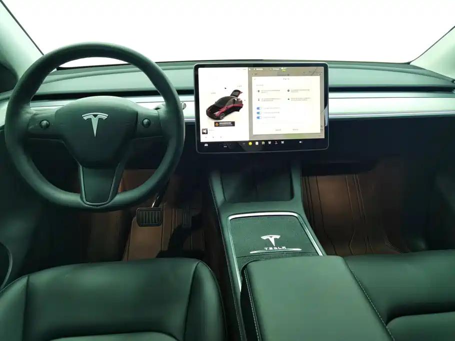 Tesla Model Y 2024 — фото 12