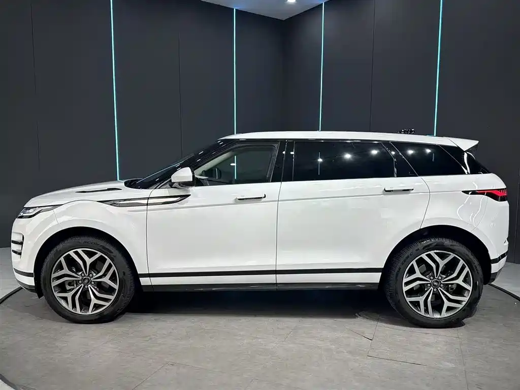 Land Rover Evoque 2023 — фото 23