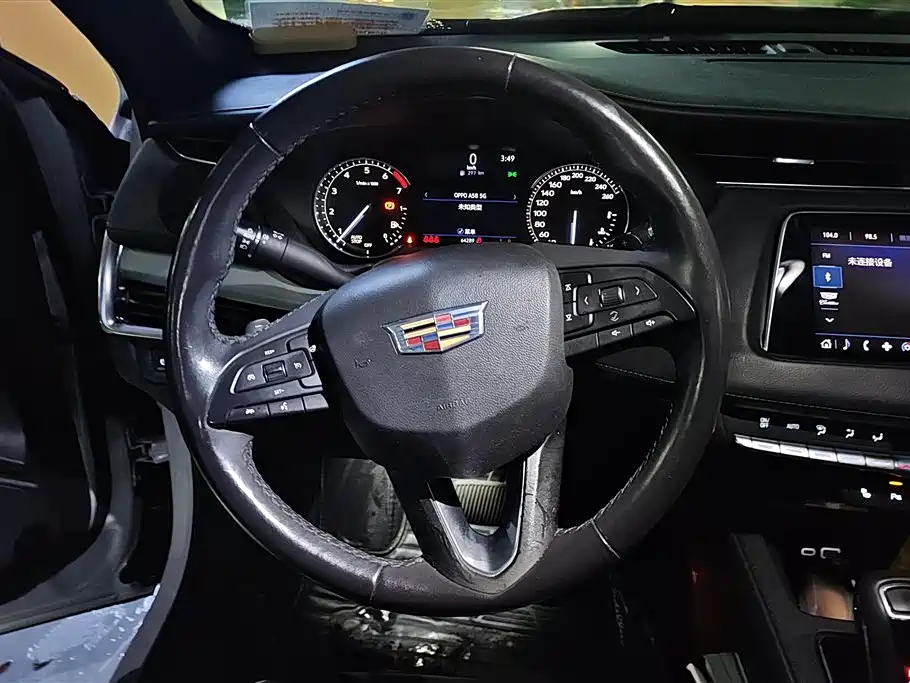Cadillac XT4 2019 — фото 15