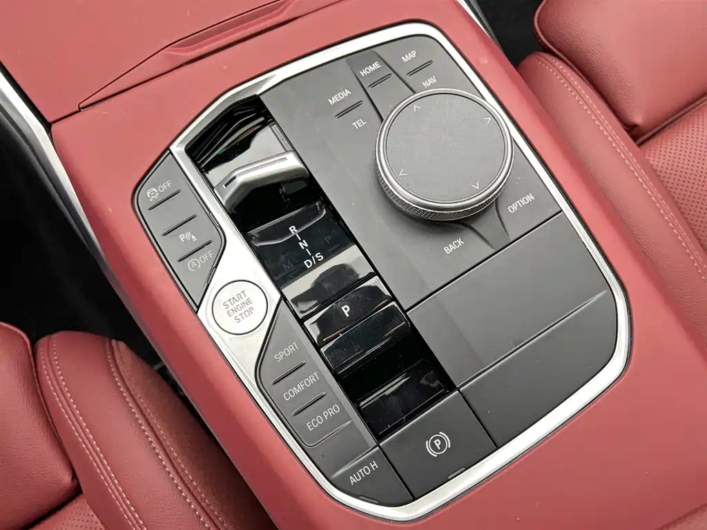 BMW 3 Series 2025 — фото 16