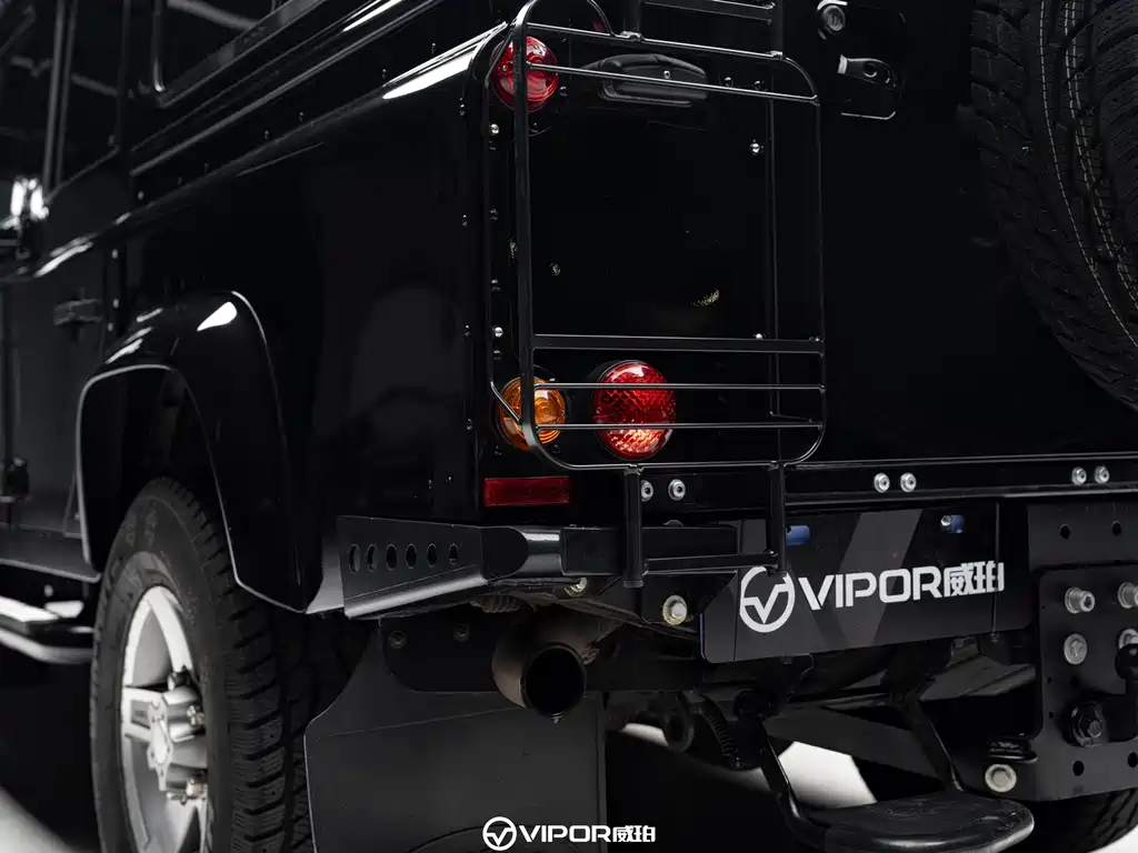 Land Rover Defender 2016 — фото 21