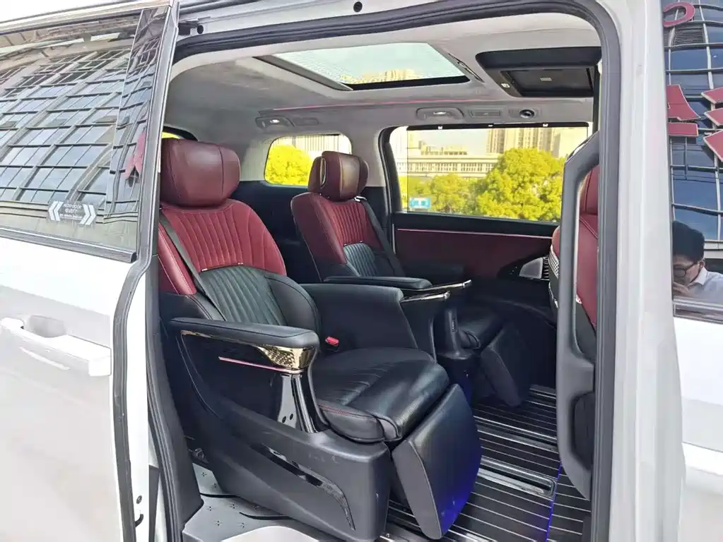 GAC Trumpchi E9 2023 — фото 14