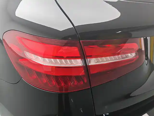 Mercedes-Benz GLC 2018 — фото 19