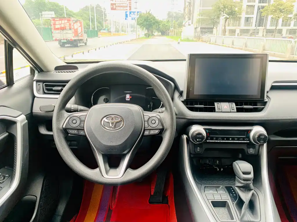 Toyota RAV4 2021 — фото 14
