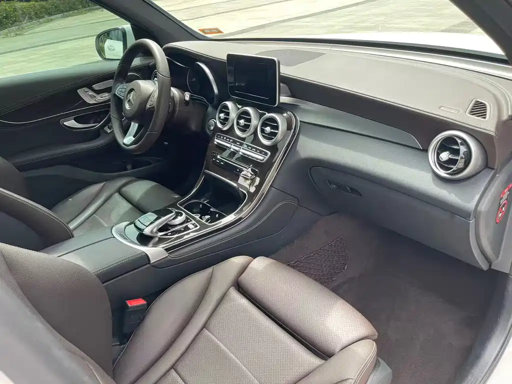 Mercedes-Benz GLC 2019 — фото 15