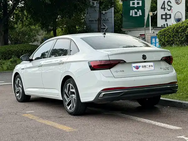 Volkswagen Sagitar 2024