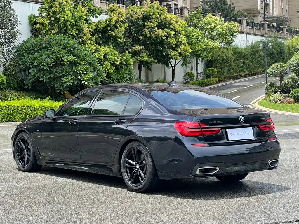 BMW 7 Series 2018 — фото 6