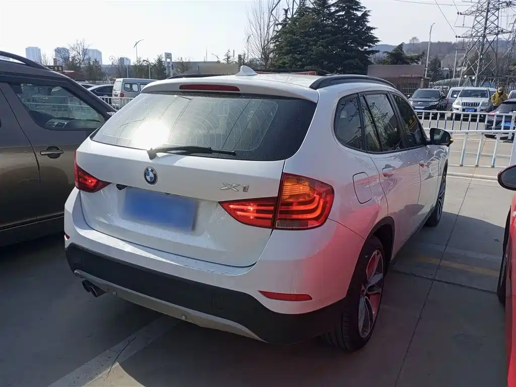 BMW X1 2015 — фото 5