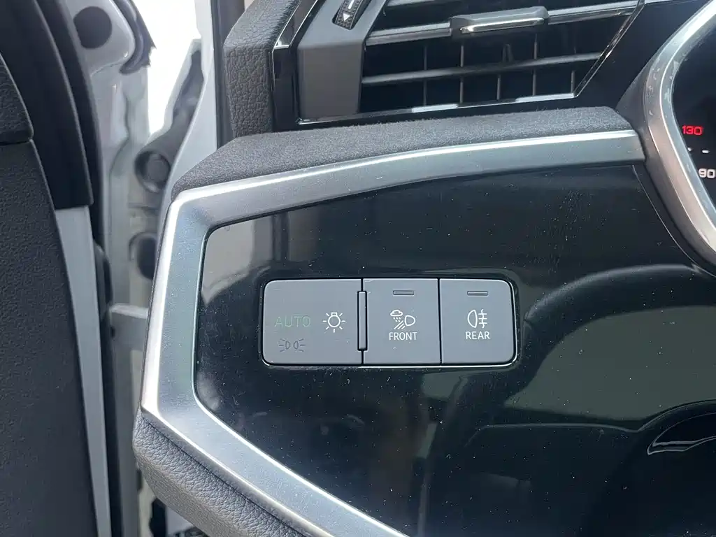 Audi Q3 2022 — фото 11