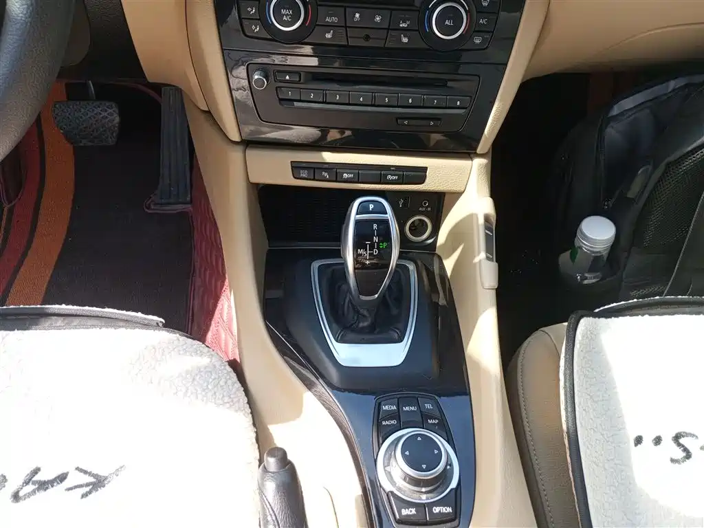 BMW X1 2015 — фото 10