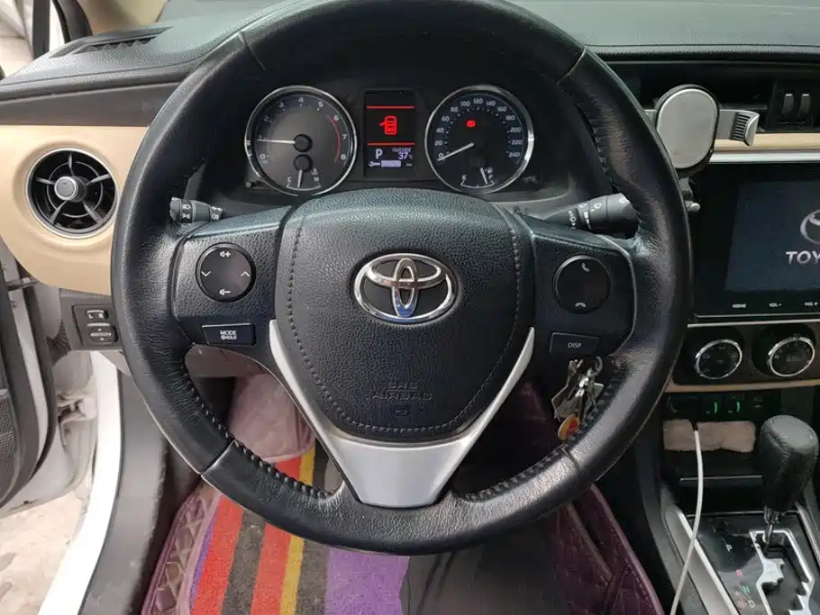 Toyota Corolla 2018 — фото 15