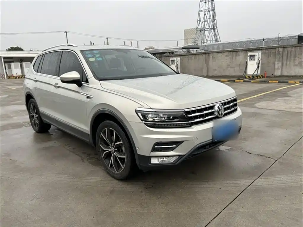 Volkswagen Tiguan L 2017 — фото 4